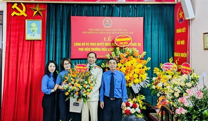 Lễ công bố và trao Quyết định điều động giữ chức vụ Phó Viện trưởng...